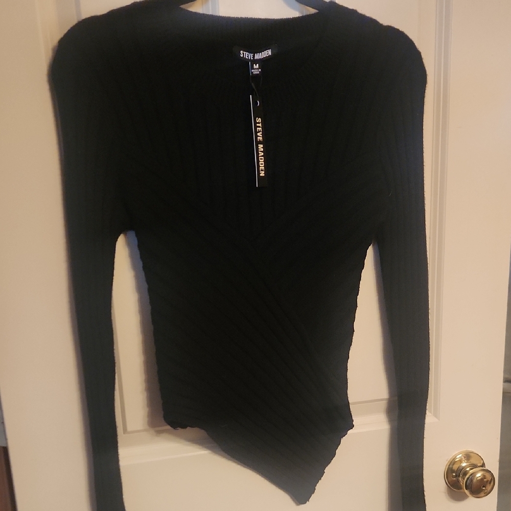 Steve Madden Black Ribbed Asymmetric Hem Pullover M Nwt